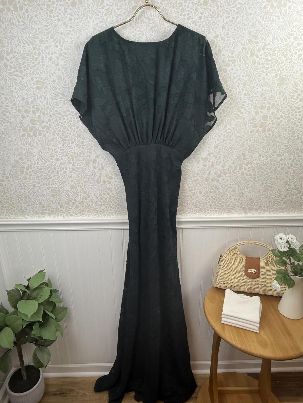 Hutch by Anthropologie BHLDN Hunter Green Deep V-Neck Leaf Lindy Gown - Size - 4 - Picture 2 of 7